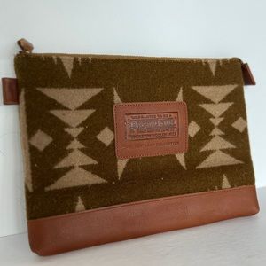 Utility Clutch in Desert Sonora
The Portland Collection by Pendleton